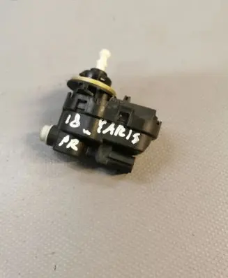 Toyota Yaris Headlight level adjustment motor 92000866