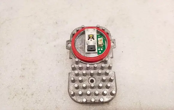 BMW X5 F15 LED ballast control module 1305715084