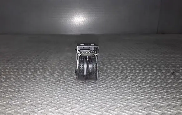Skoda Fabia Mk1 (6Y) Headlight level height control switch