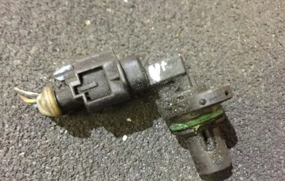 Opel Zafira B Camshaft position sensor 55352609