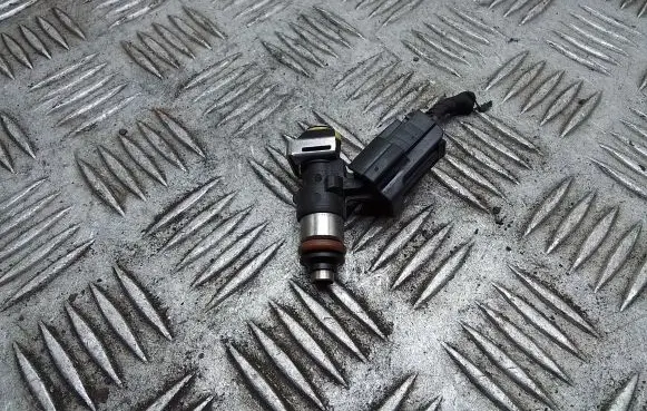 Fuel injector