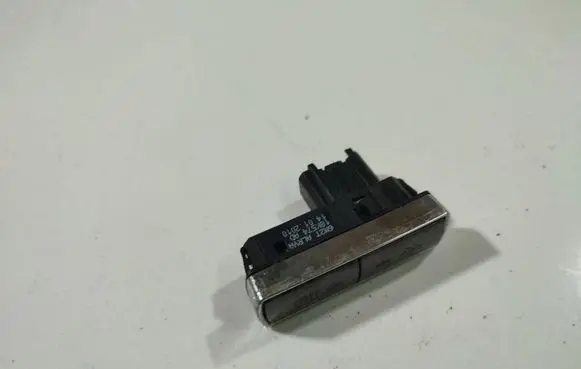 Ford Mondeo MK IV Windscreen/window heater switch 6M2TALRYA