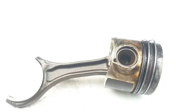 Audi A6 S6 C6 4F Piston with connecting rod
