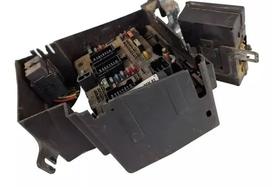 Peugeot 307 Fuse module 9650664080