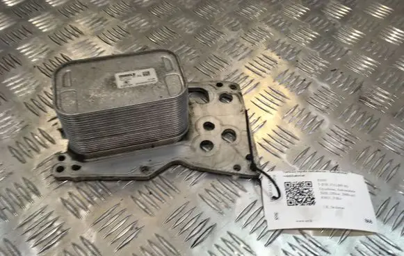 BMW 5 F10 F11 Engine oil radiator 70377354
