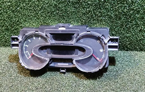Opel Vivaro Speedometer (instrument cluster) 248107473R VP3RRF10849TF