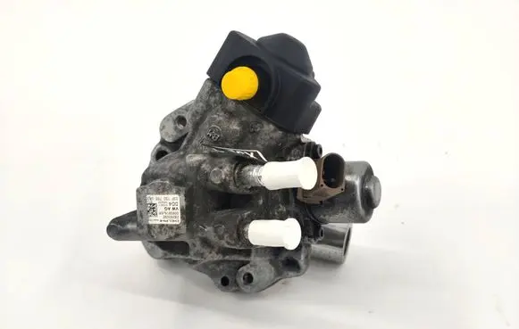 Volkswagen Polo V 6R Fuel injection high pressure pump 28260092 03P130755