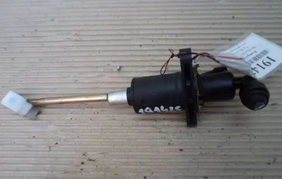 Skoda Octavia Mk1 (1U) Clutch master cylinder