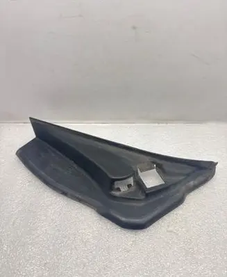 BMW 5 G30 G31 G38 Tailgate/trunk side cover trim 7390426