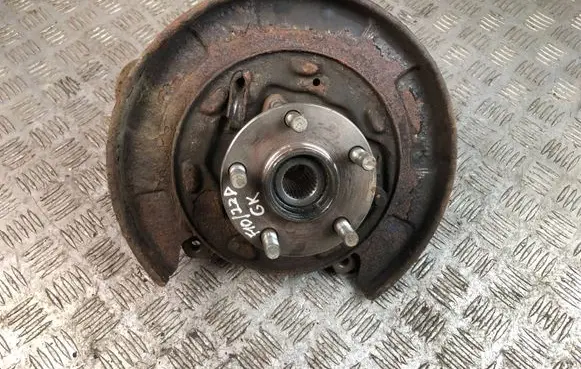 Rear wheel hub