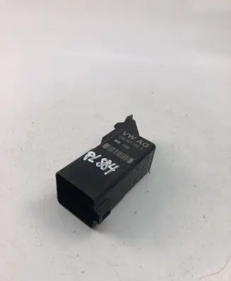 Audi A3 S3 8P Other relay 0281003038
