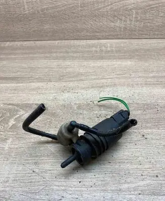 Audi A6 S6 C6 4F Windscreen/windshield washer pump 1J0973722 WithPlug