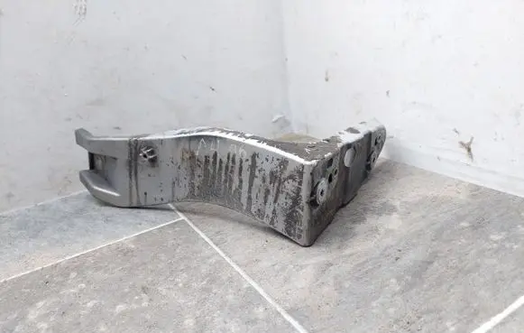 Audi A4 S4 B6 8E 8H Front bumper mounting bracket 8E0821137B