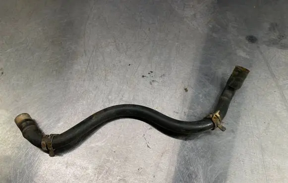 Volkswagen Golf II Engine coolant pipe/hose 535121109