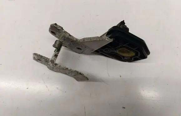 BMW 2 F22 F23 Radiator support slam panel bracket 
