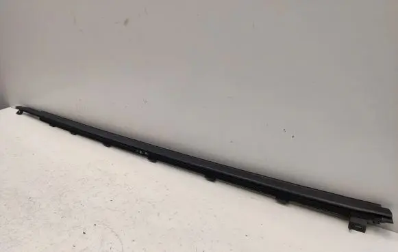 Ford Mustang VI Rubber seal front coupe door window 