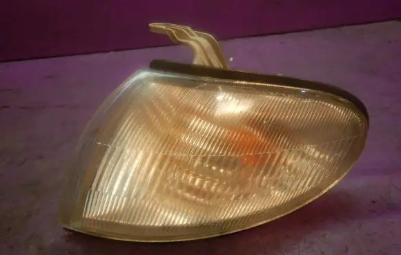 Hyundai Accent Front indicator light