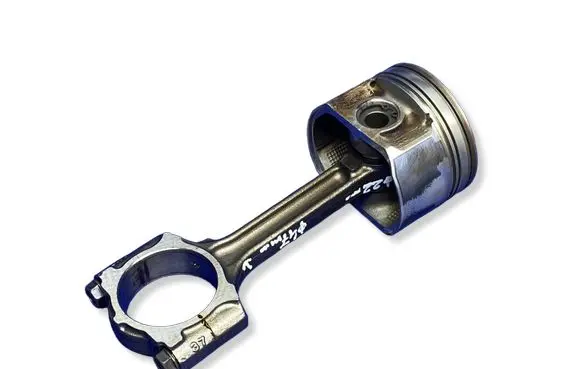 Nissan X-Trail T32 Piston with connecting rod 1KC MR16