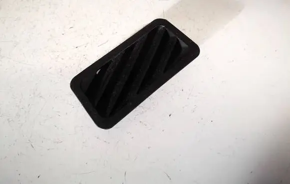BMW X5 E53 Dash center air vent grill 64228402220 64.22-8402220