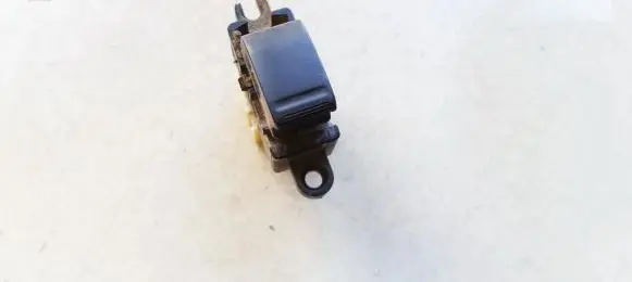 Nissan Almera N16 Electric window control switch