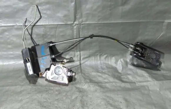 KIA Rio Front door lock