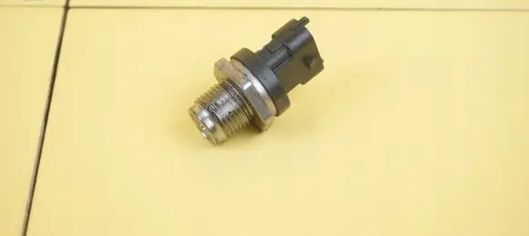 Volvo V70 Fuel pressure sensor 0281002995 25SP22
