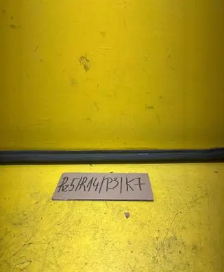 Opel Zafira B Engine compartment rubber 