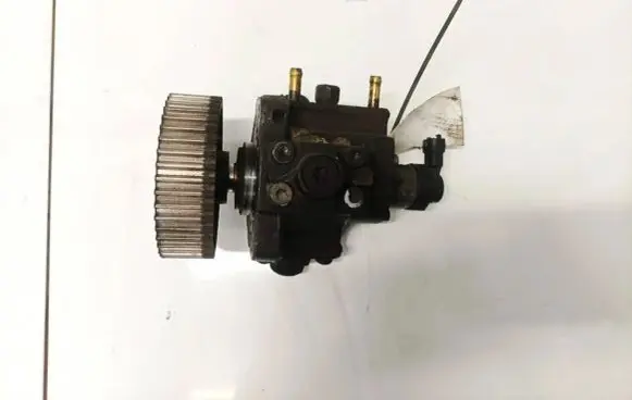 Opel Zafira B Fuel injection high pressure pump 0445010097