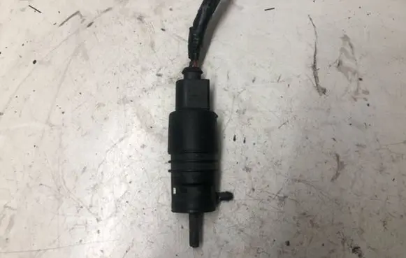 Honda Civic Windscreen/windshield washer pump 3043126