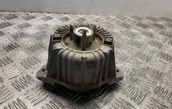 Mercedes-Benz C W204 Engine mount bracket A2122406317