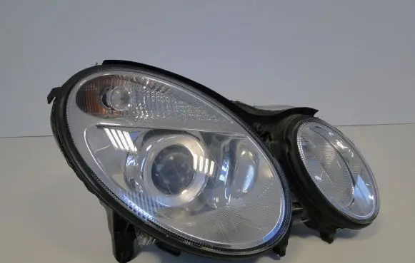Mercedes-Benz E W211 Headlight/headlamp A2118201461