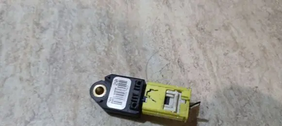 Toyota Avensis T270 Airbag deployment crash/impact sensor 8983105030