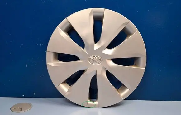 Toyota Auris E180 R15 wheel hub/cap/trim 4260202340