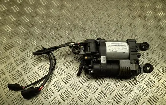 Porsche Macan (95B) Air suspension compressor/pump 95B616006G