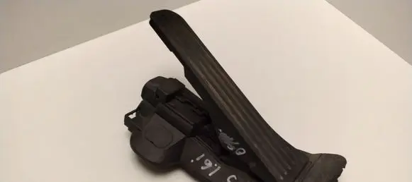 Audi A3 S3 8P Accelerator throttle pedal 1K2721503M