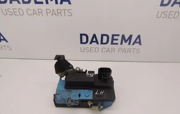 Volvo V70 Front door lock D138