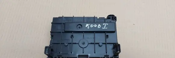 Peugeot 5008 Fuse module 9666700180