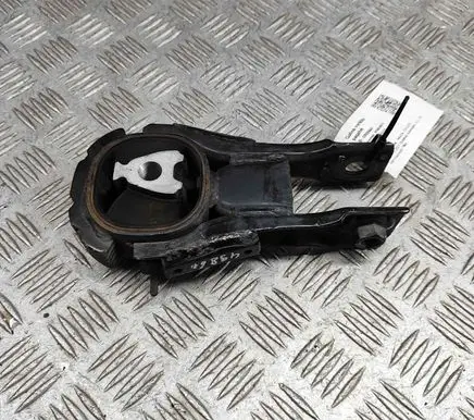 Mazda CX-5 II Engine mount bracket KN4C39040