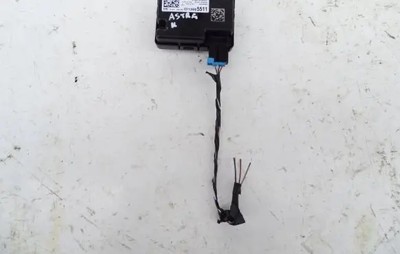 Opel Astra K Door central lock control unit/module 13595511