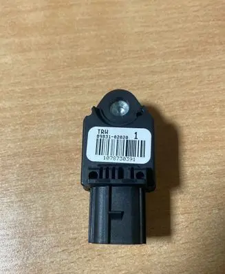 Toyota Avensis T250 Airbag deployment crash/impact sensor 8983102020 1078730391