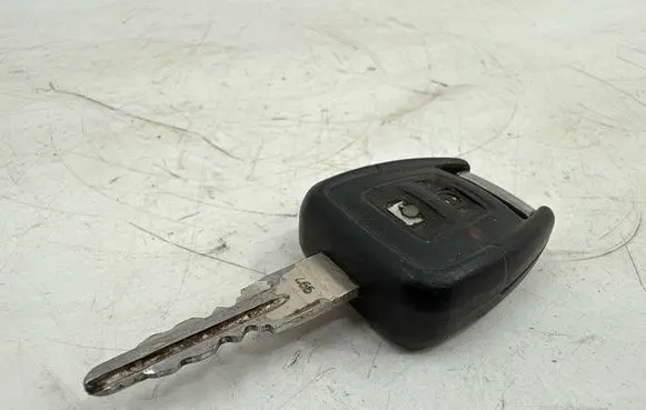 Opel Zafira A Ignition key/card 