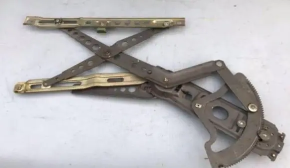 Mercedes-Benz W123 Front door manual window regulator 