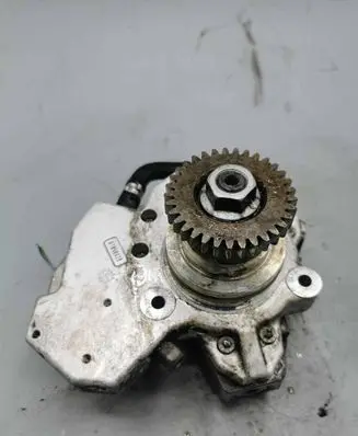 Mercedes-Benz R W251 Fuel injection high pressure pump A6420700201 0445010095