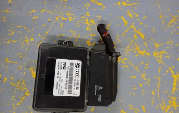 Audi A6 S6 C6 4F Hand brake control module 4F0907801 4F0910801 5WK32443