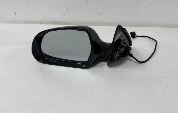 Audi Q3 8U Front door electric wing mirror 630507
