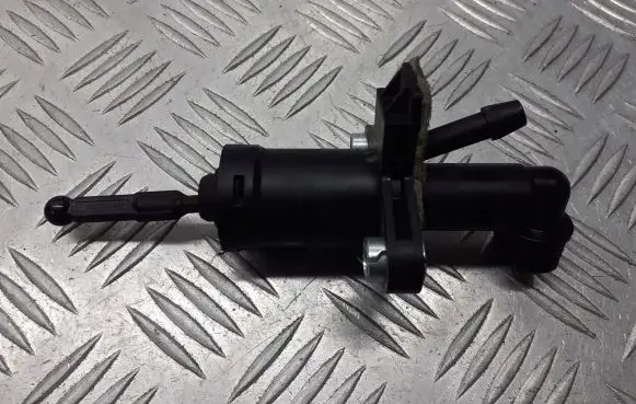 Skoda Fabia Mk2 (5J) Clutch slave cylinder 6R0721388