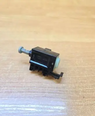Volvo V70 Brake pedal sensor switch 6G9T11A152AA