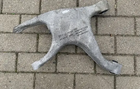 Audi A6 S6 C7 4G Rear upper control arm/wishbone 8R0505311F