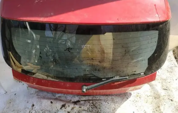 BMW 1 E81 E87 Tailgate/trunk/boot lid raudonas