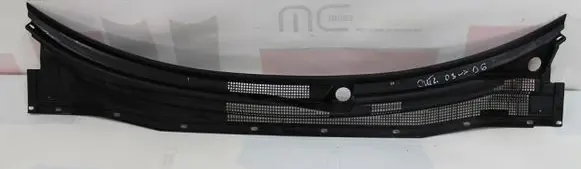 Mitsubishi Outlander Wiper trim
